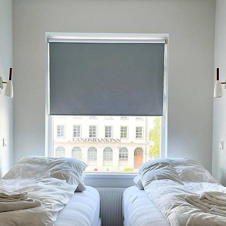 Day Dream Townhall Square Apartments อาคูเรย์รี ภายนอก รูปภาพ
