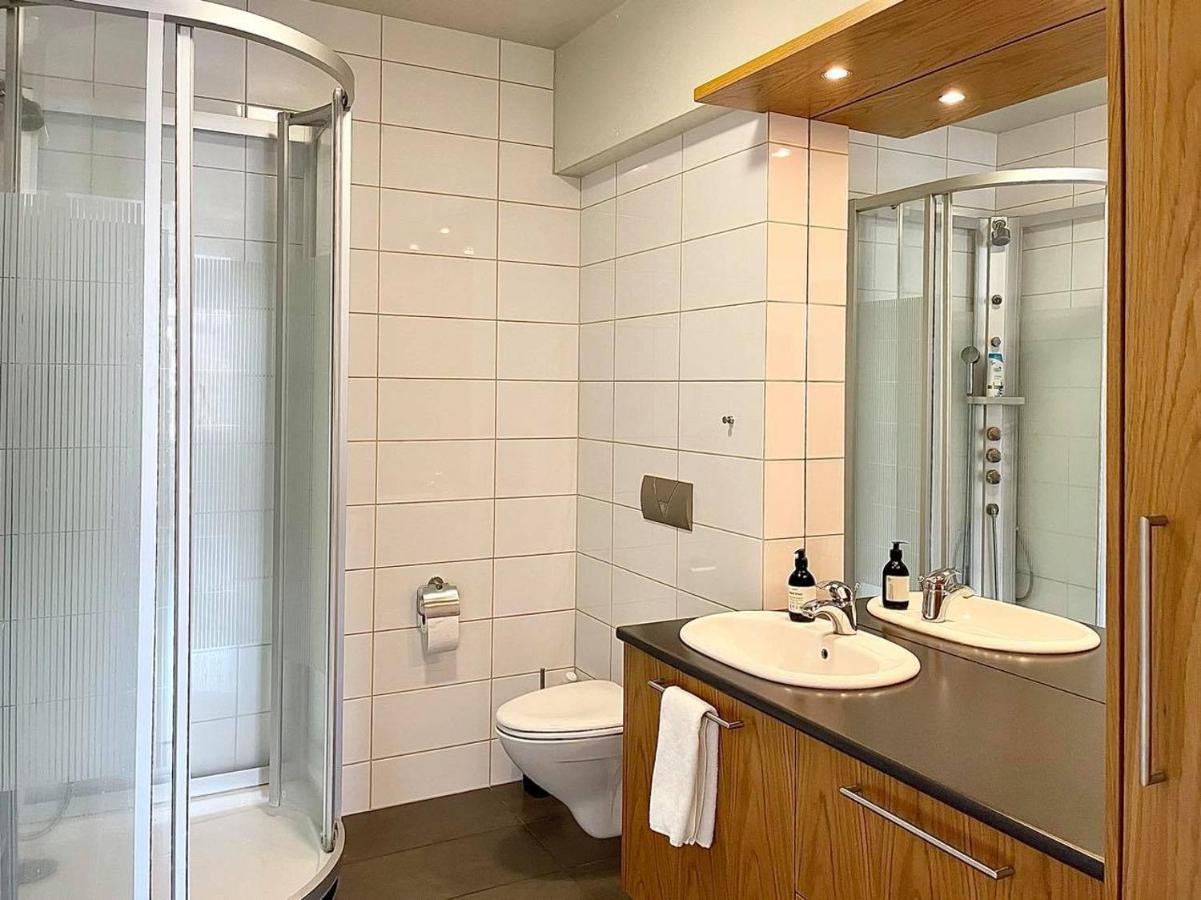 Day Dream Townhall Square Apartments อาคูเรย์รี ภายนอก รูปภาพ