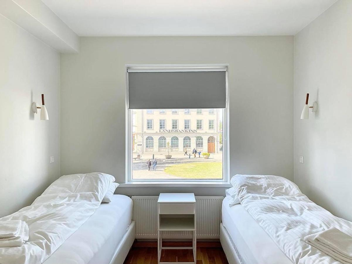 Day Dream Townhall Square Apartments อาคูเรย์รี ภายนอก รูปภาพ