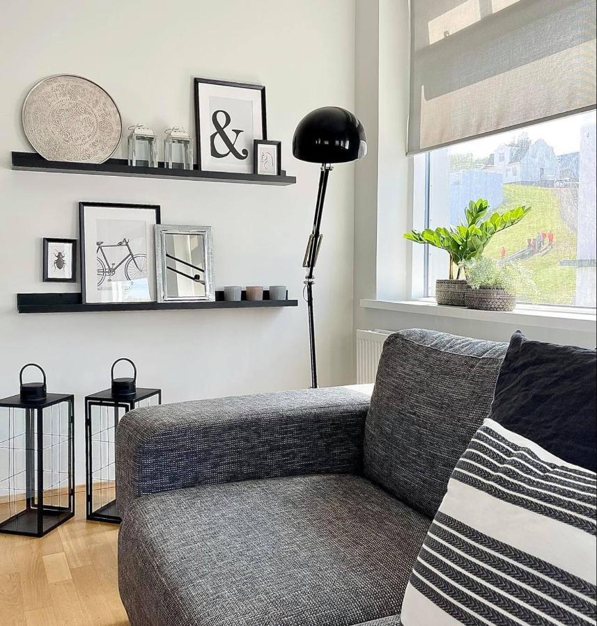Day Dream Townhall Square Apartments อาคูเรย์รี ภายนอก รูปภาพ